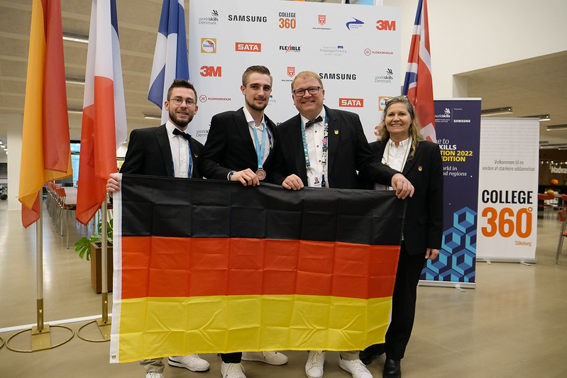 Johannes Brandl zeigt exzellentes Talent bei WM der Berufe im Fahrzeuglackieren
