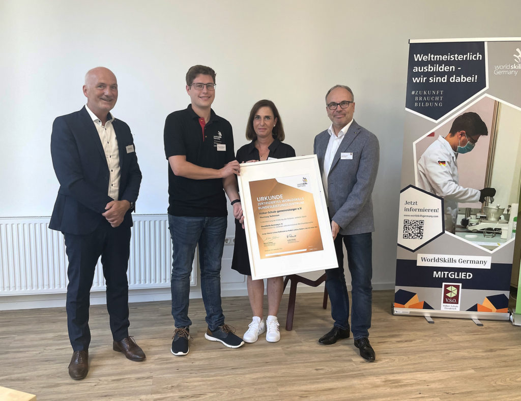 Völker-Schule ist Bundesleistungszentrum der Disziplin Pharmacy Technician