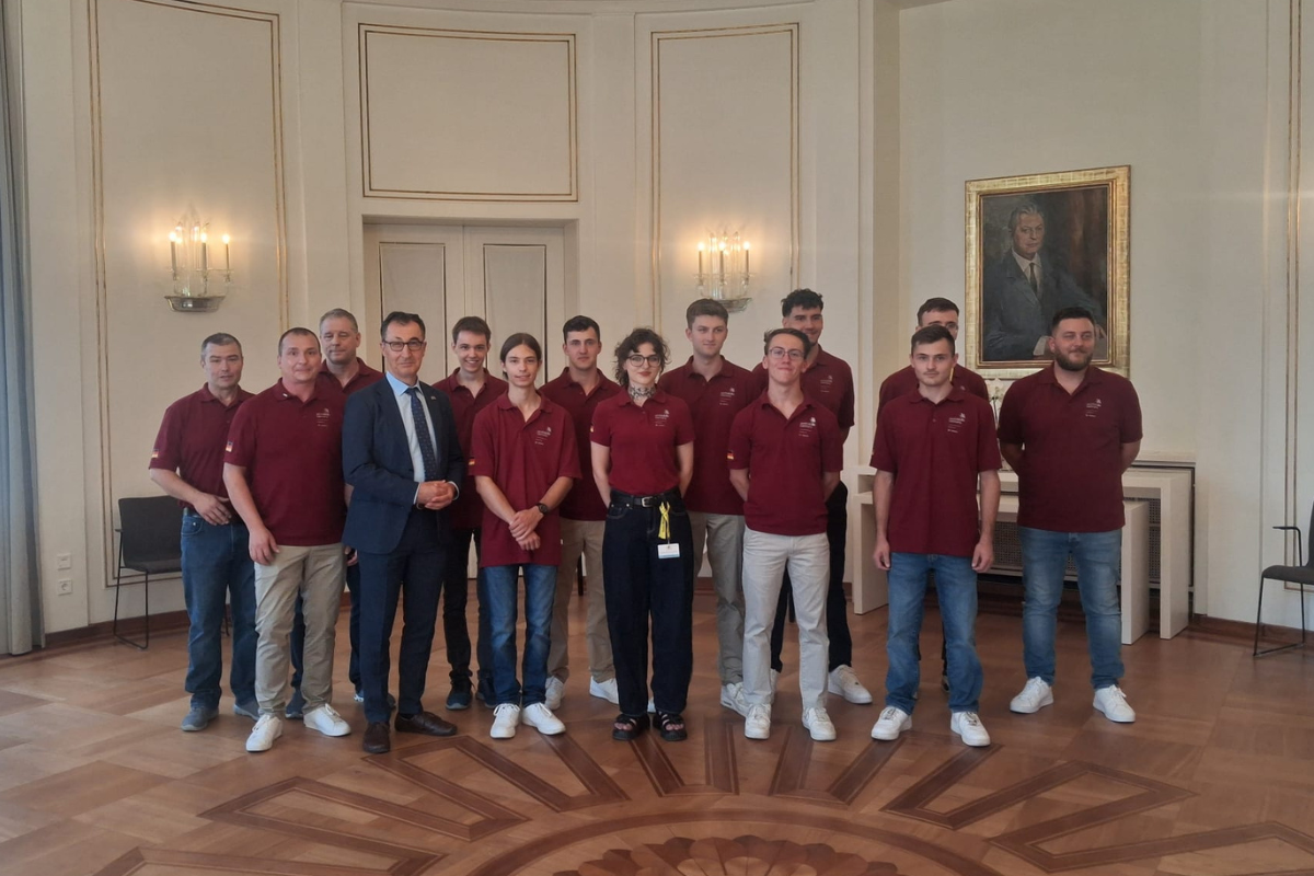 Cem Özdemir empfängt baden-württembergische WorldSkills-Talente 2026