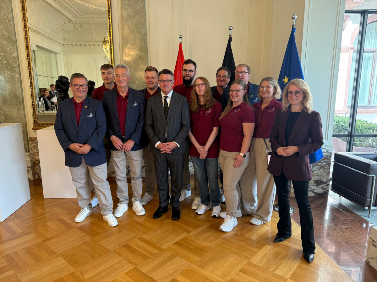 Hessischer Ministerpräsident Boris Rhein empfängt WorldSkills-Teilnehmende